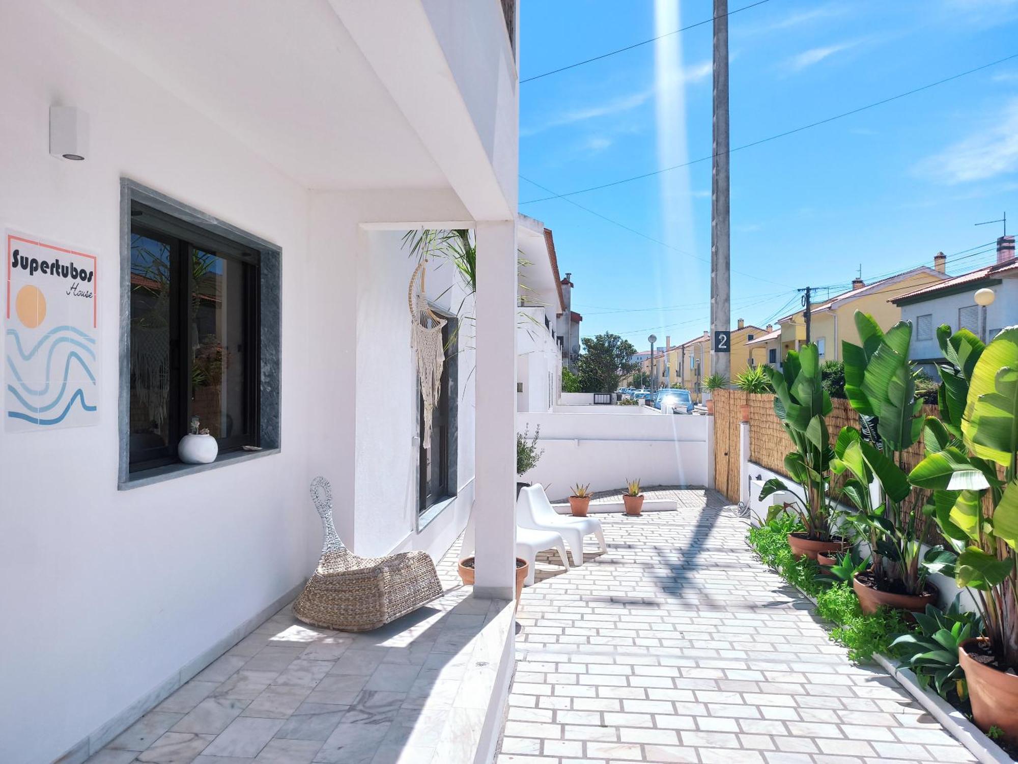 アトウギア・ダ・バレイア Supertubos House Peniche Bed & Breakfast エクステリア 写真